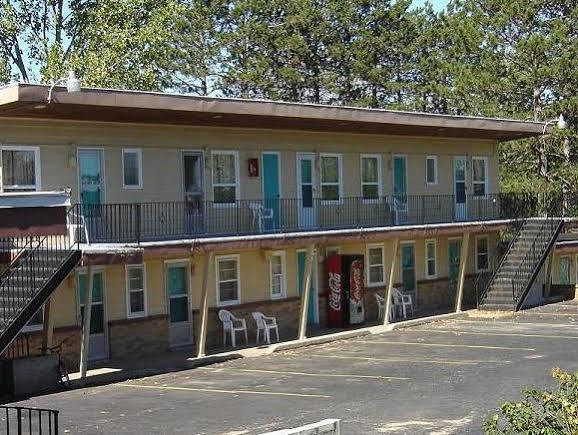 Economy Inn קדילאק מראה חיצוני תמונה
